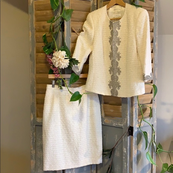 ESCADA Cream & Grey Beaded 3/4 sleeve suit 🌟